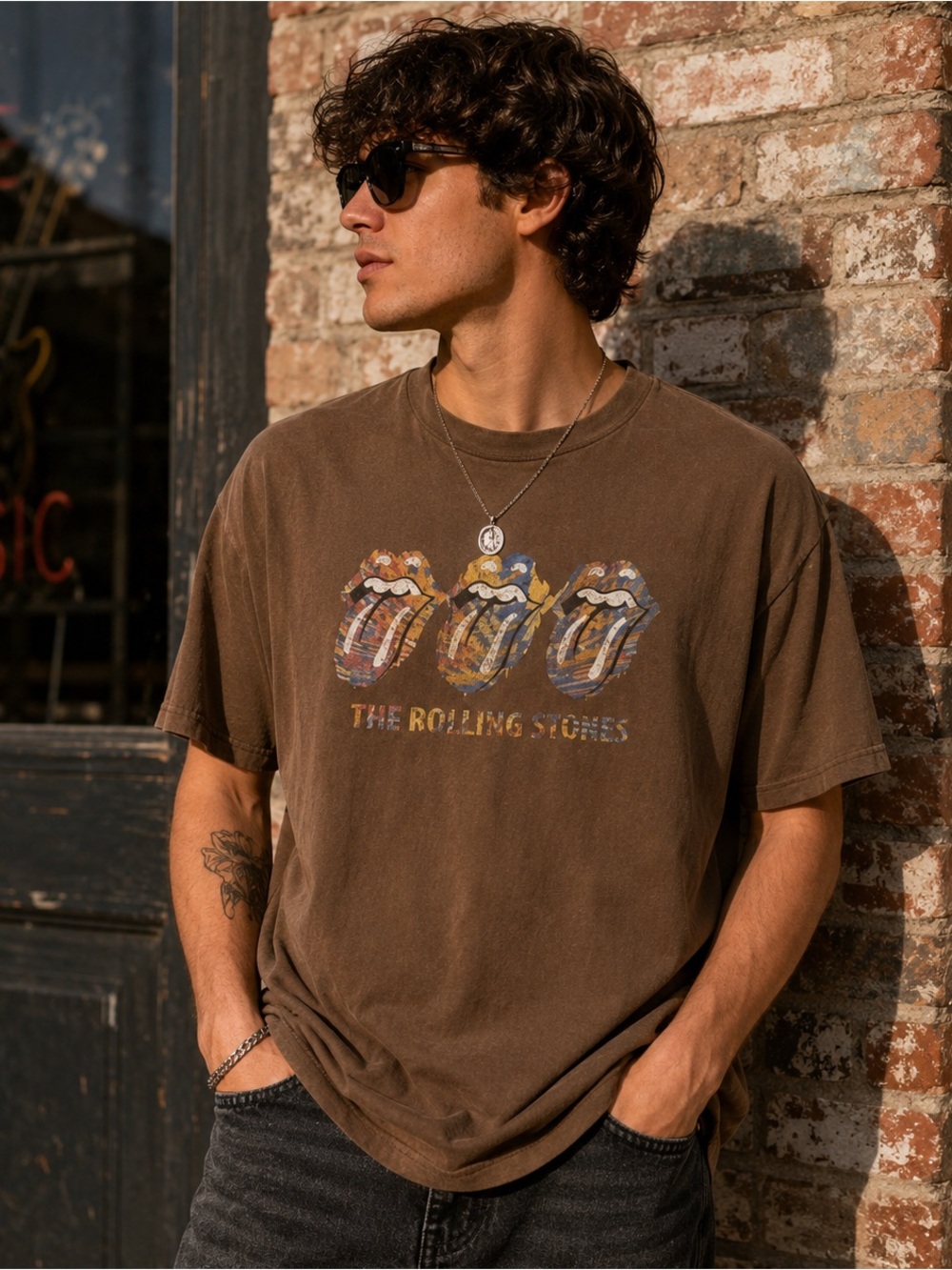 Rolling Stones Brown Graphic Band Tee XL Vintage Style Tongue Logo Shirt